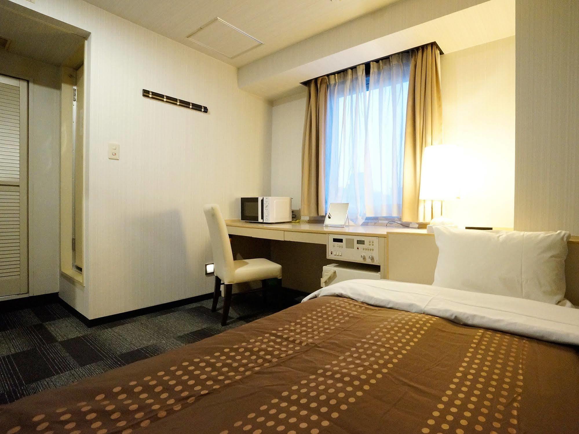 Livemax Kyoto Gojo Hotel Bagian luar foto