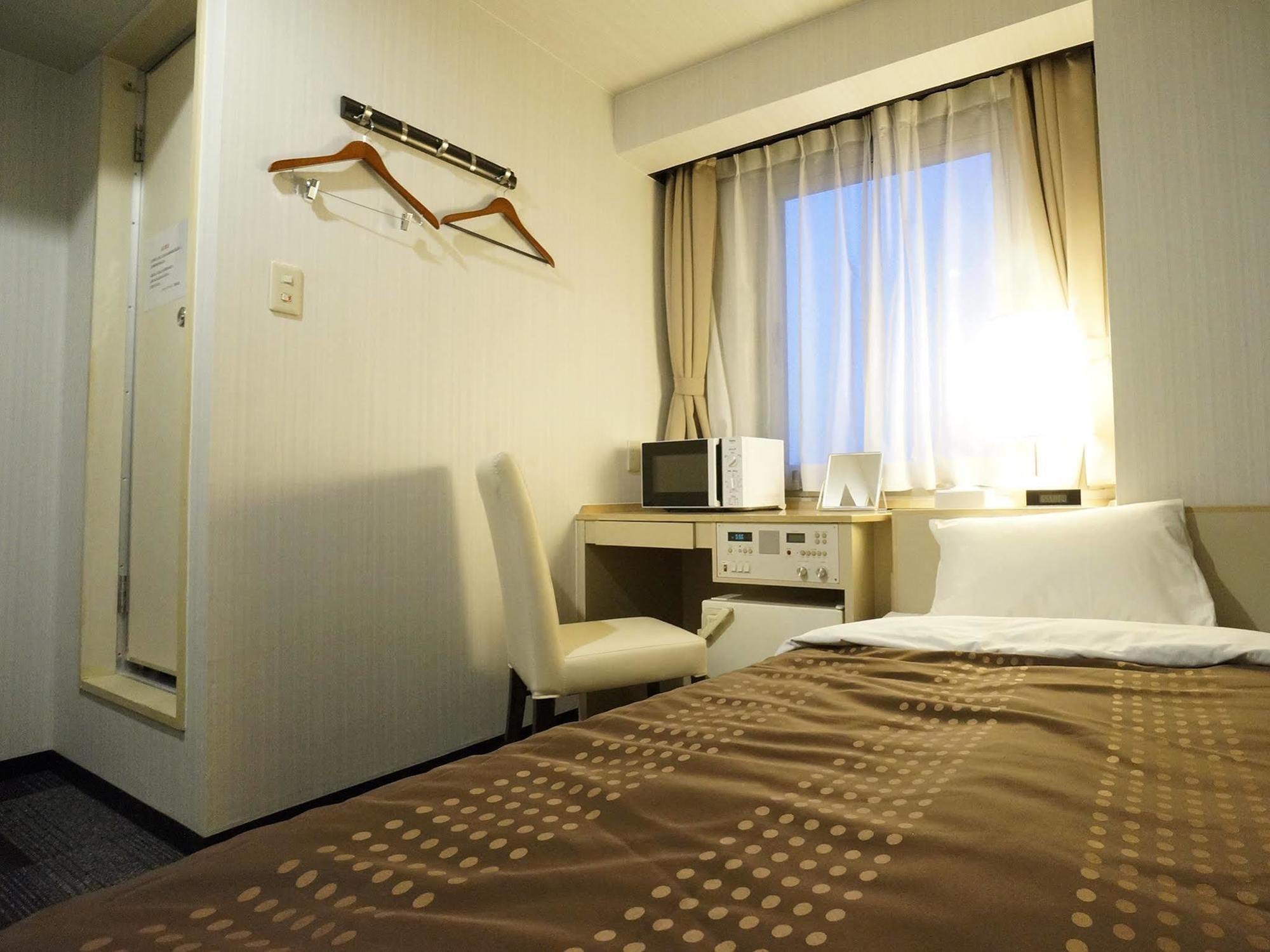 Livemax Kyoto Gojo Hotel Bagian luar foto