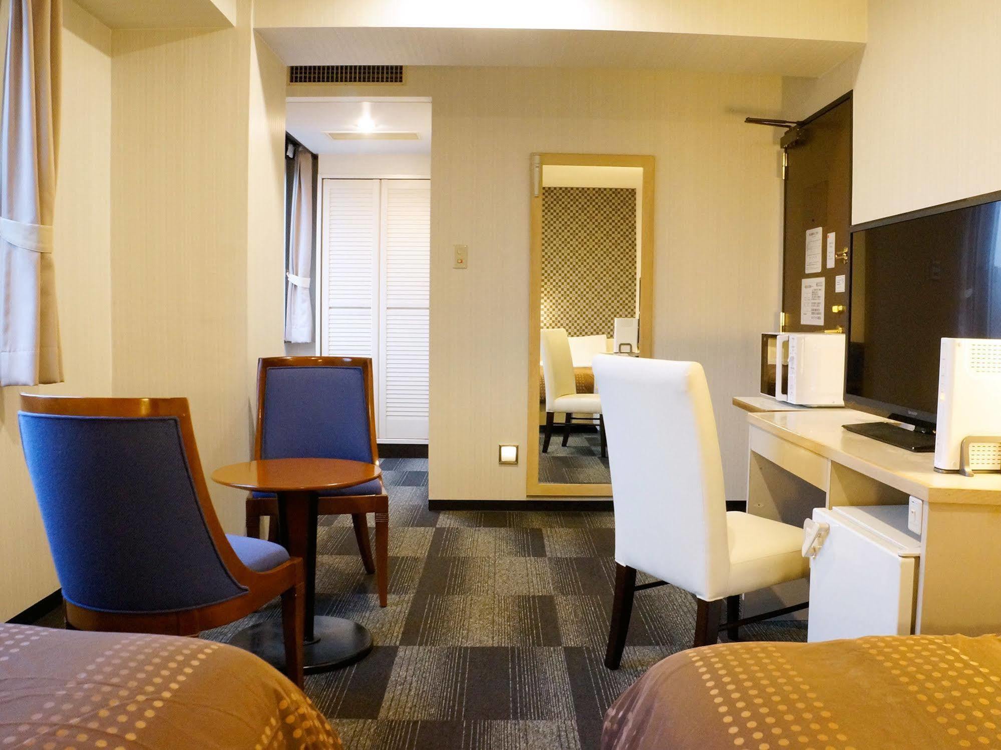 Livemax Kyoto Gojo Hotel Bagian luar foto