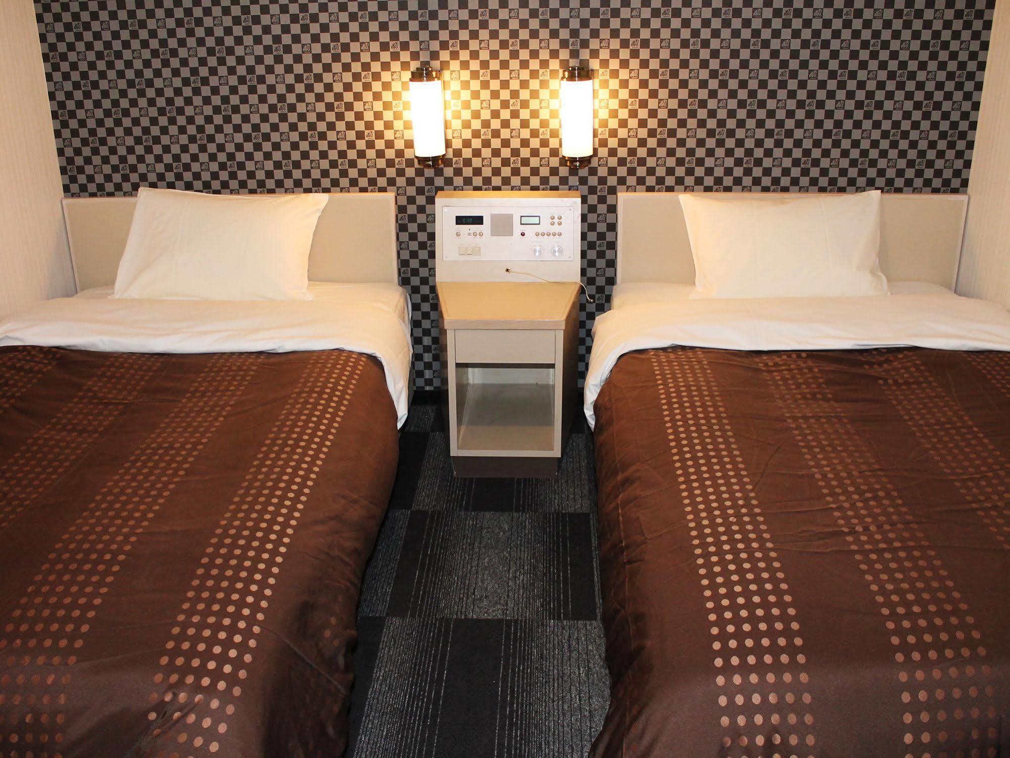 Livemax Kyoto Gojo Hotel Bagian luar foto