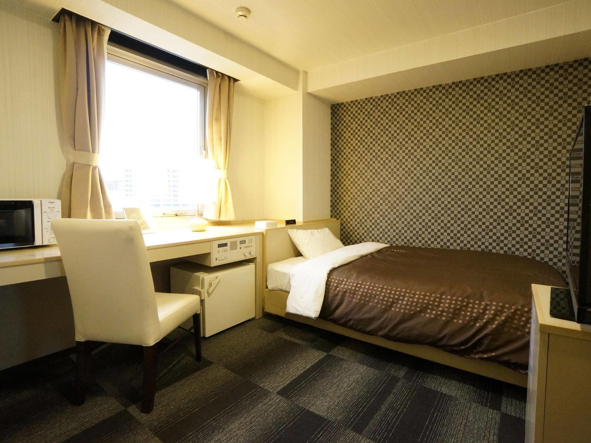 Livemax Kyoto Gojo Hotel Bagian luar foto