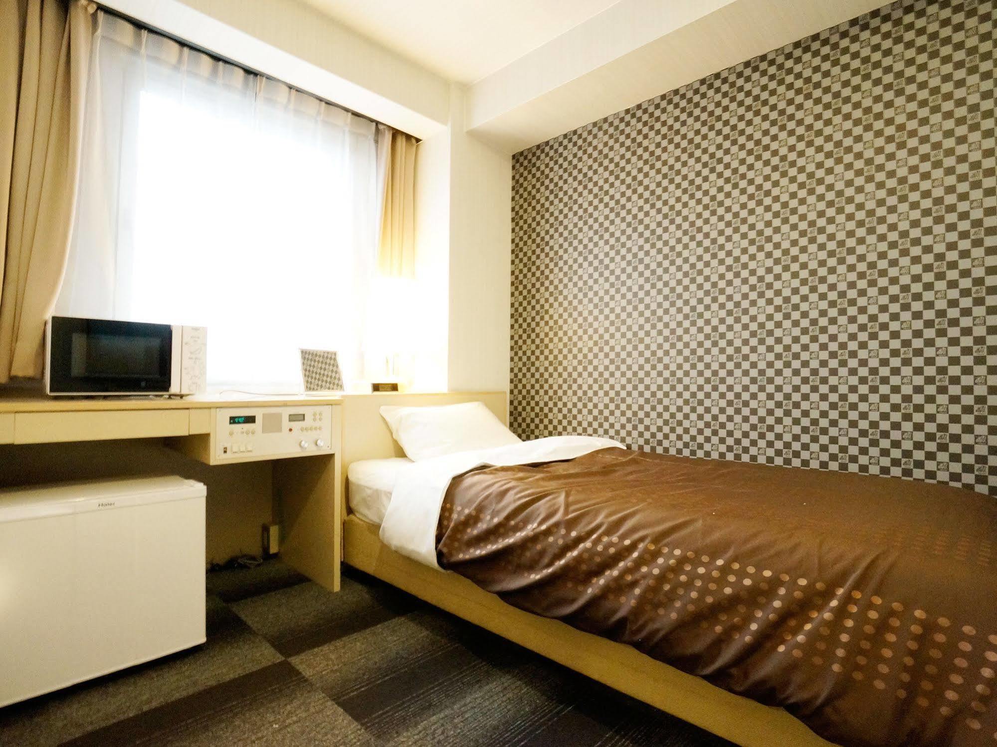 Livemax Kyoto Gojo Hotel Bagian luar foto